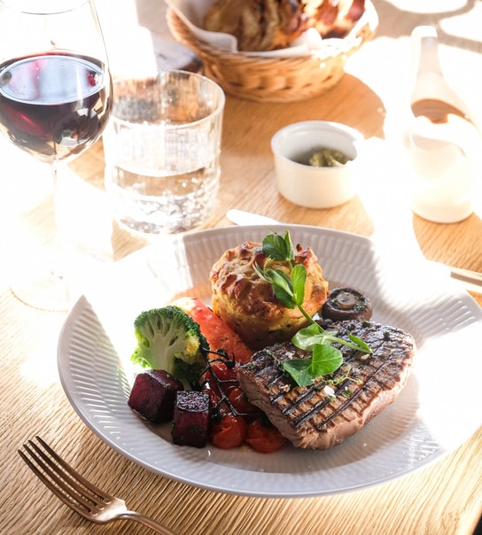 Udsøgt 3-retters menu på Gl. Humlebæk Kro