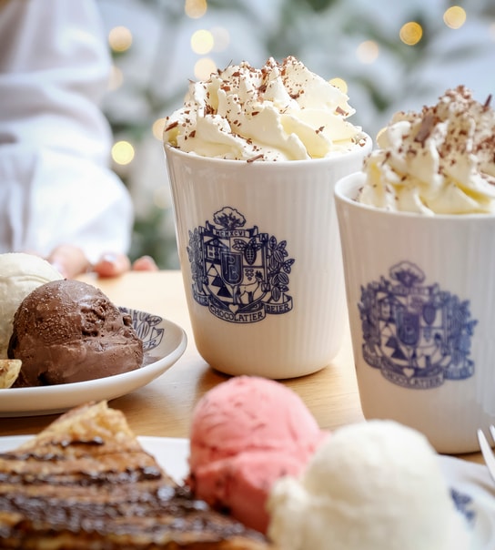 Hjemmelavet Crêpe + Valgfri Varm Drik @ Peter Beier Chokolade