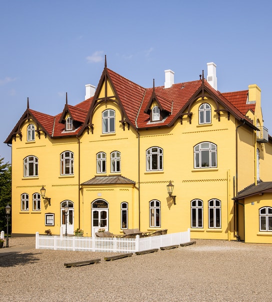 SPAR 45 %: Ophold på Årøsund Badehotel