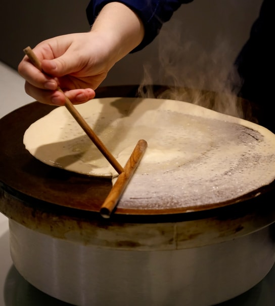 Hjemmelavet Crêpe + Valgfri Varm Drik hos Peter Beier Chokolade