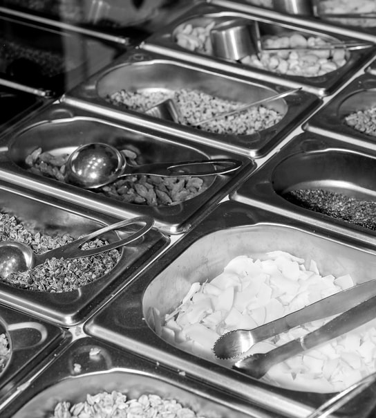 NICHE BLACK BOX: Fyldt Med 100 Hemmelige Smagsoplevelser