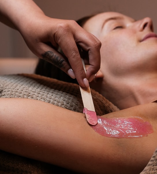 Skånsom Hårfjerning med Sugaring