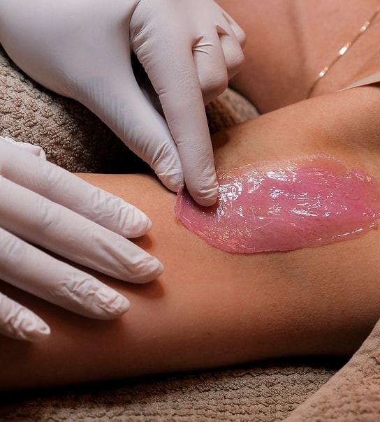 Skånsom Hårfjerning med Sugaring