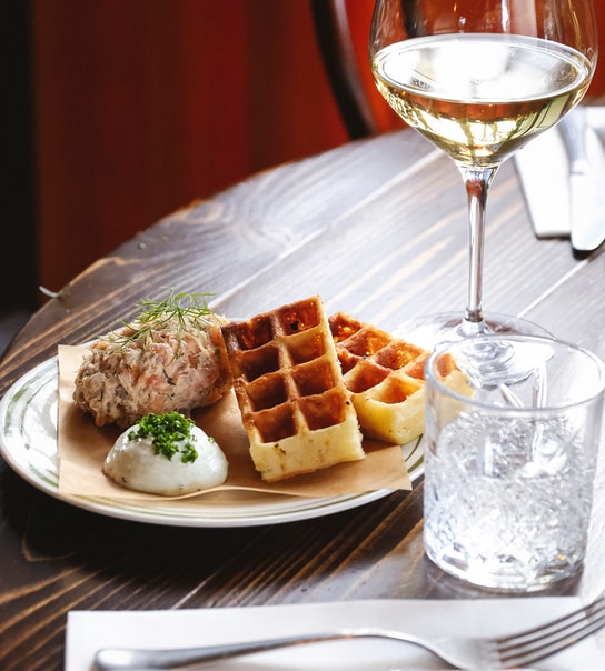 Nyd Julen på Frederiksberg - 3-Retters Vintermenu på EWALDS Brasserie