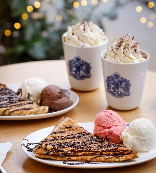 Hjemmelavet Crêpe + Valgfri Varm Drik @ Peter Beier Chokolade