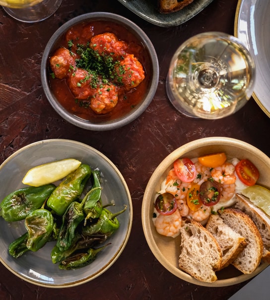 Frit Valg på Hele Madkortet @ Vinøs - Besøg Den Hyggelige Vinbar på Amager