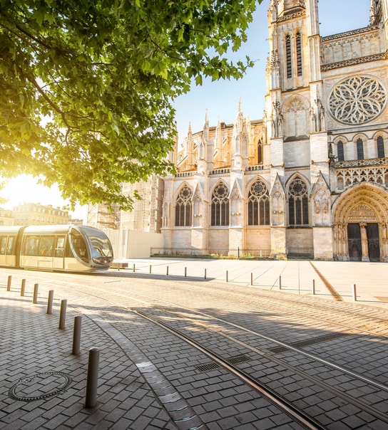 Sommer i charmerende Bordeaux