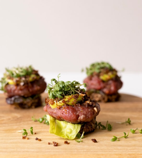 16 Mini-Smørrebrød fra Danish Minies - Smag Alle Dine Favoritter i Et Måltid