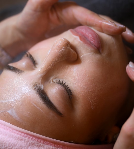 Valgfri Ansigtbehandling - Kosmetolog Valby