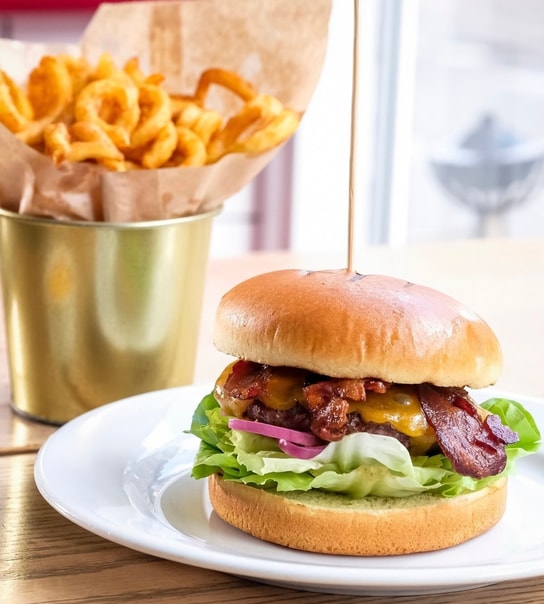 Valgfri Combo @ Vesterbros Originale Burgerrestaurant - Stadig Absolut Topklasse!