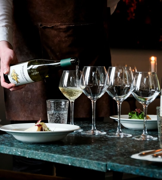 Valgfri 3-retters @ Alexanders Bistro - Udforsk Forårsmenuen hos Carlsberg Byens Darling