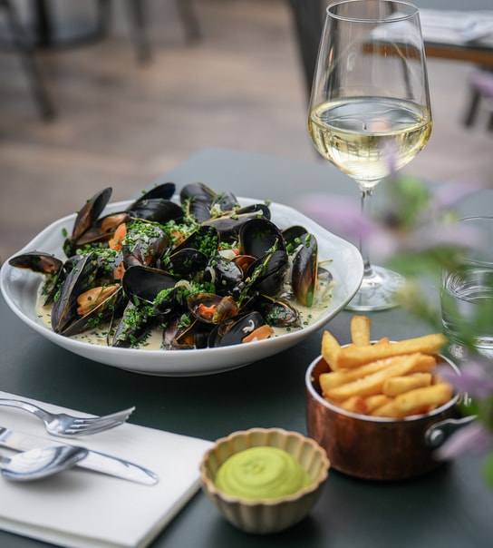 Moules Frites m. Vin/Vand - Restaurant Skovshoved