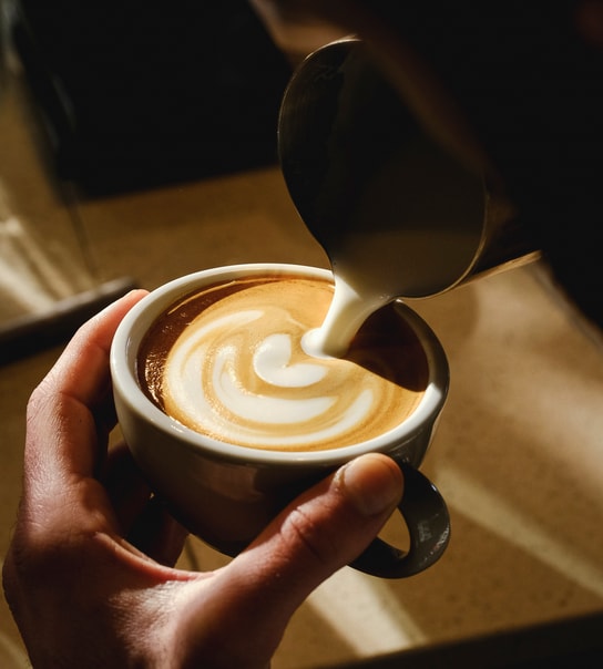 Valgfri Breakfast Plate @ Social Brew  - En Komplet Morgen i Hyggelige Omgivelser