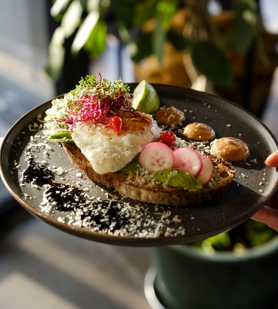 Valgfri Breakfast Plate @ Social Brew  - En Komplet Morgen i Hyggelige Omgivelser