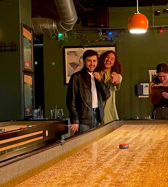 Shuffleboard + Valgfri Øl/Vin & Tapas selection