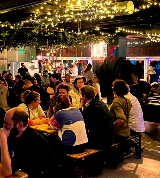 Shuffleboard + Valgfri Øl/Vin & Tapas selection