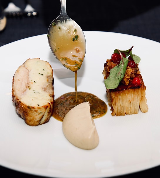 Forårsmenu hos Restaurant Rebel - Anbefalet i Michelin-guiden på 12. år