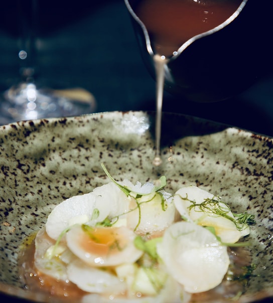 Forårsmenu hos Restaurant Rebel - Anbefalet i Michelin-guiden på 12. år