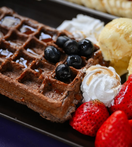Valgfri Vaffel + Varm Drik