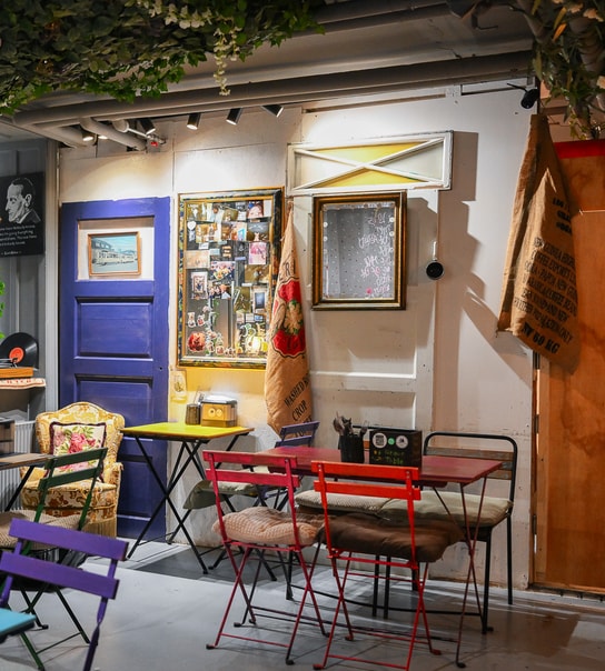 Valgfri Vaffel + Varm Drik