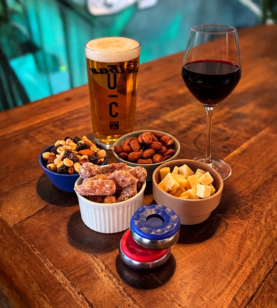 Shuffleboard + Valgfri Øl/Vin & Tapas selection