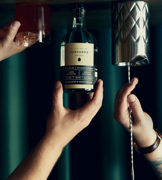 2 Cocktails @ Rendezvous Bar i ikonisk bygning i Indre By