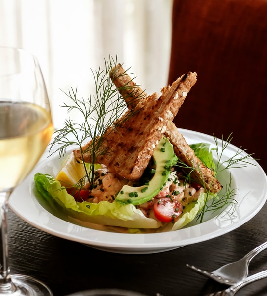 2-Retters Signaturfrokost på No. 22 Bistro - Nyd Forårssolen & Udsigten over Rungsted Havn