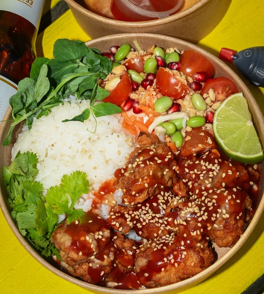 Crispy Chicken Bowl + Spring Rolls @ The Sun Street - Autentisk Thai i Ørestaden