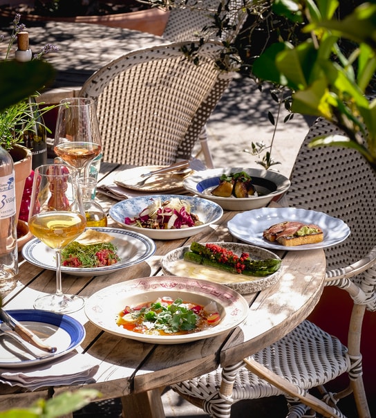 6 Anretninger på Bjørn & Delfino på Havnekajen