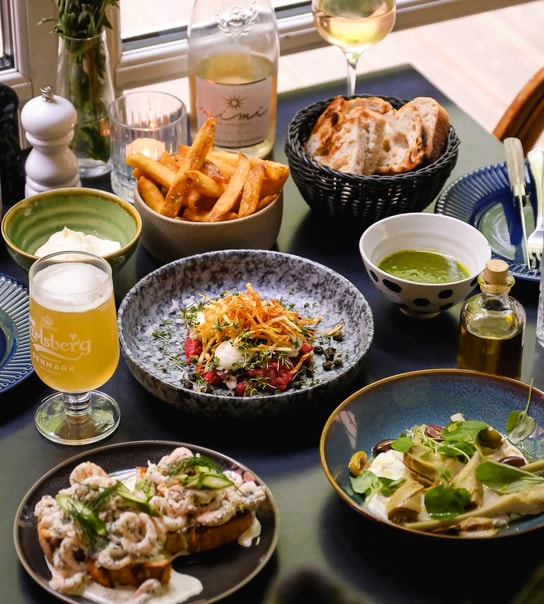 Sommerinspireret Sharing Menu på Bomhuset
