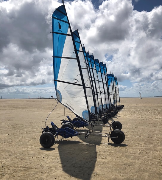 Spar op til 47%: Strandsurfing eller ferie i tagtelt