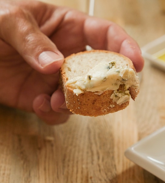 2 Valgfrie Glas + Snacks - Øens Vinhus