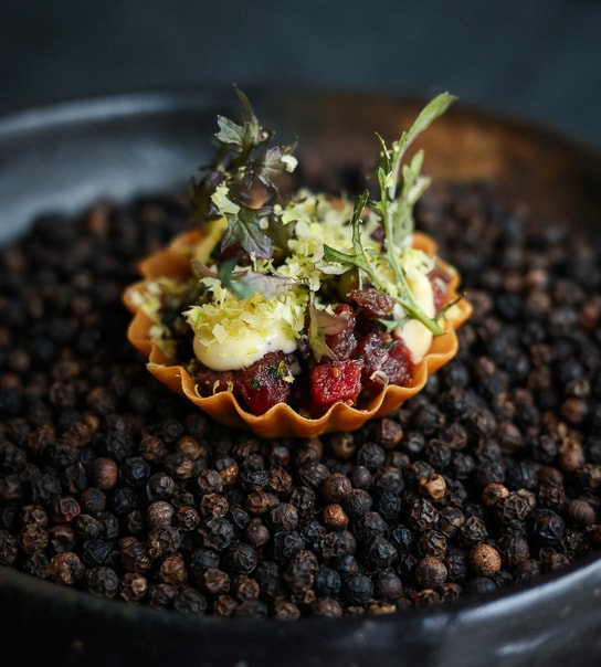 Sommermenu hos Restaurant Rebel - Anbefalet i Michelin-guiden på 13. år