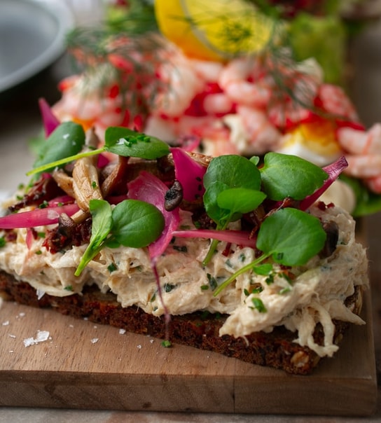 2 Klassiske Smørrebrød - Cafe Nöa’h