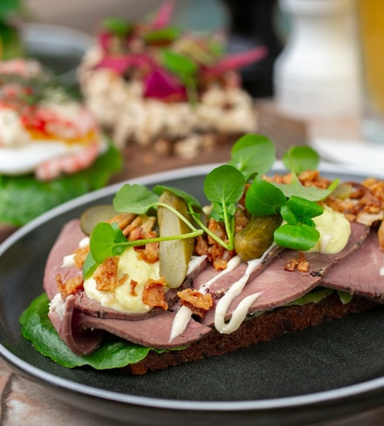 2 Klassiske Smørrebrød - Cafe Nöa’h