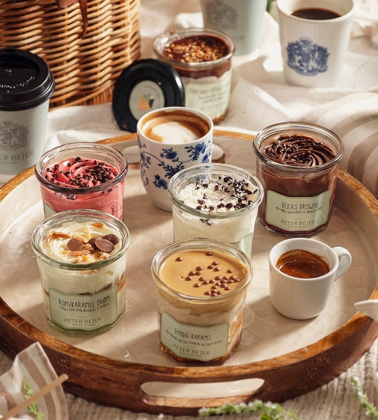 Valgfri Isdessert + Kaffe @ Peter Beier - 13 Lokationer Takeaway & To Stay