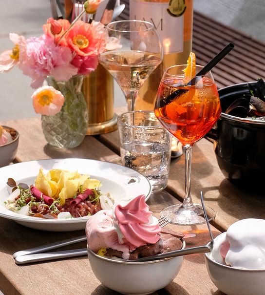 Valgfri Hovedret & Isdessert @ Carlsberg Byens Darling - Alexanders Bistro