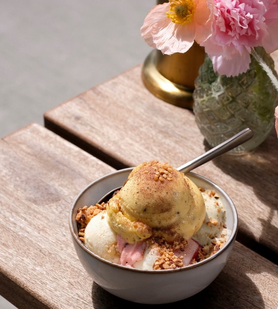 Valgfri Hovedret & Isdessert @ Carlsberg Byens Darling - Alexanders Bistro