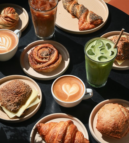 Morgencombo @ Emmerys - Valgfri Kaffe & Friskbagt BMO/Wienerbrød