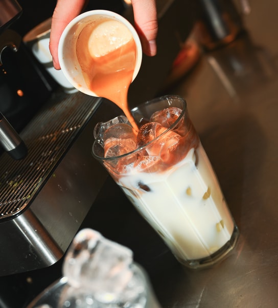 Morgencombo @ Emmerys - Valgfri Kaffe & Friskbagt BMO/Wienerbrød