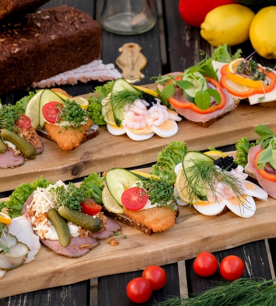 Højbelagte smørrebrød - skarp pris hos Kejserindens Gryder