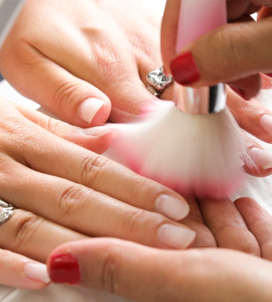Manicure/Pedicure med CND Shellac