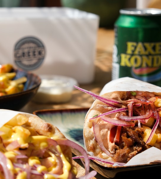 ½ PRIS: Valgfri Gyros @ The Greek - Enkelt, Saftigt & Drønlækkert!