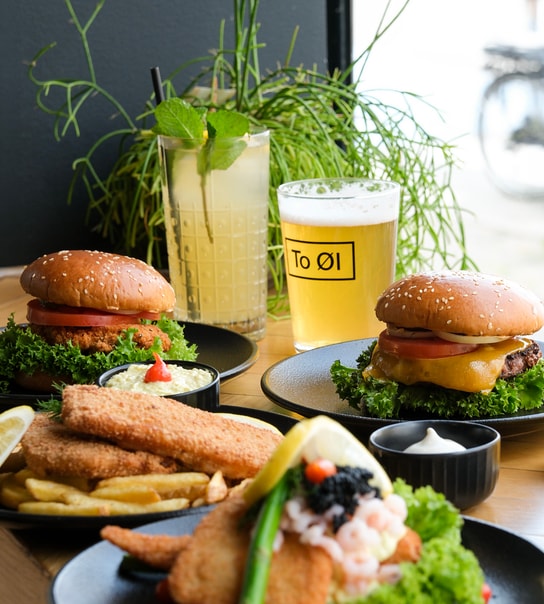 Valgfri AftenCombo @ Social Brew - Klassiske Burgers & Knasende Favoritter