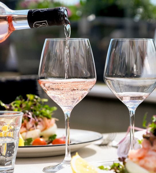 Sommerfrokost på No. 22 Bistro - 2 Signatur Smørrebrød Ved Vandet i Rungsted Havn