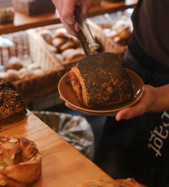 Valgfrit Wienerbrød & Kaffe @ Bagt - Hele 8 Lokationer Fyldt Med Friskbagt!