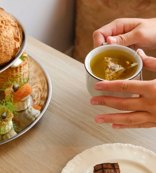 Sensommer afternoon tea hos Kær Kaffebar