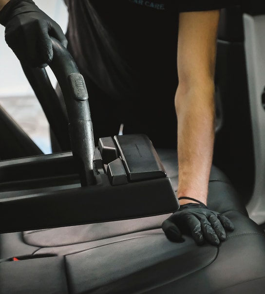 Giv bilen nyt liv med komplet bilpleje