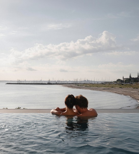 2-retters middag og Pool Club - Marienlyst Strandhotel