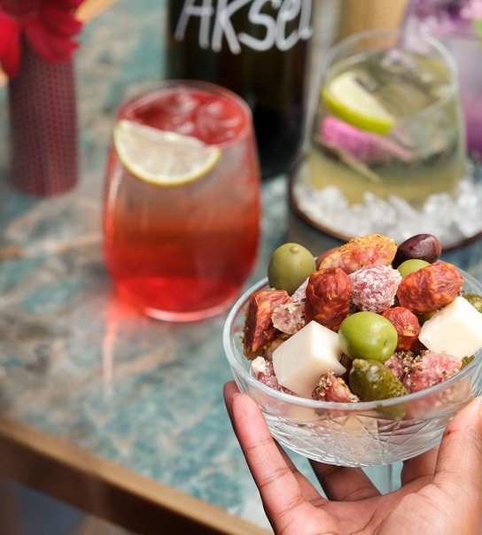 NYHED: Halv pris på 3 Drinks, 3 fadøl & tapas hos det nyåbnede Aksel
